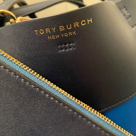 NEW Tory Burch Bucket Bag - Purse - 2 Pieces - Never Worn - Picture 5 of 9